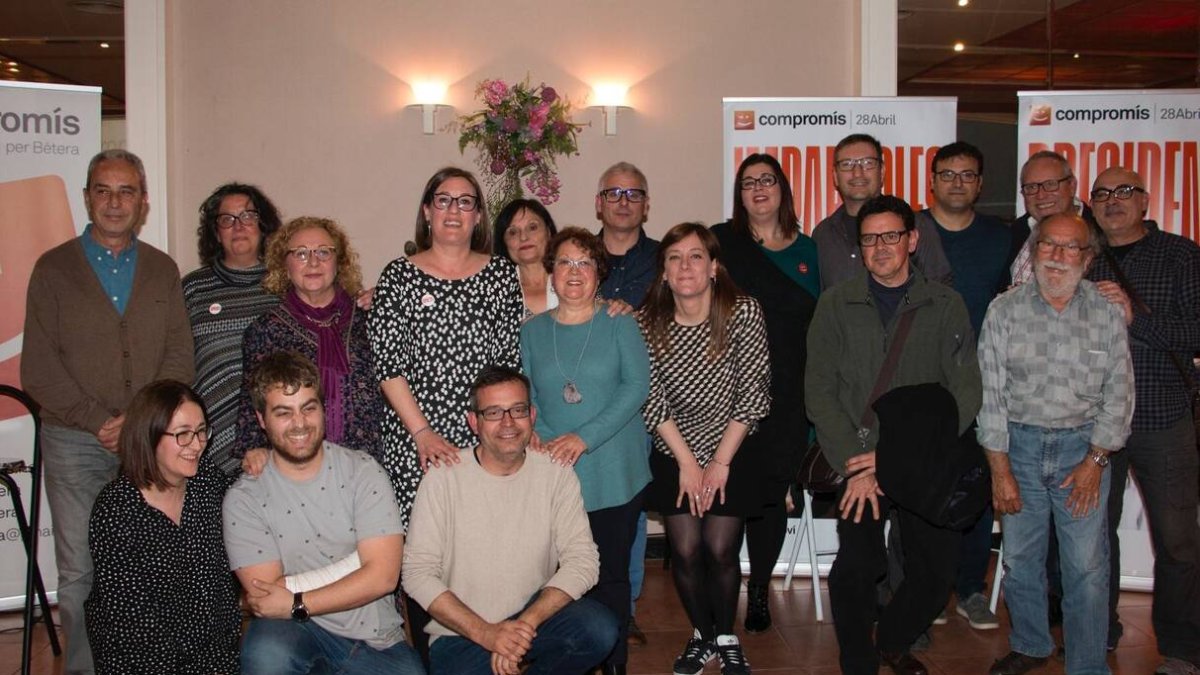 Candidatura de Compromís en Bétera, cuyos componentes se han denunciado por la tala de pinos