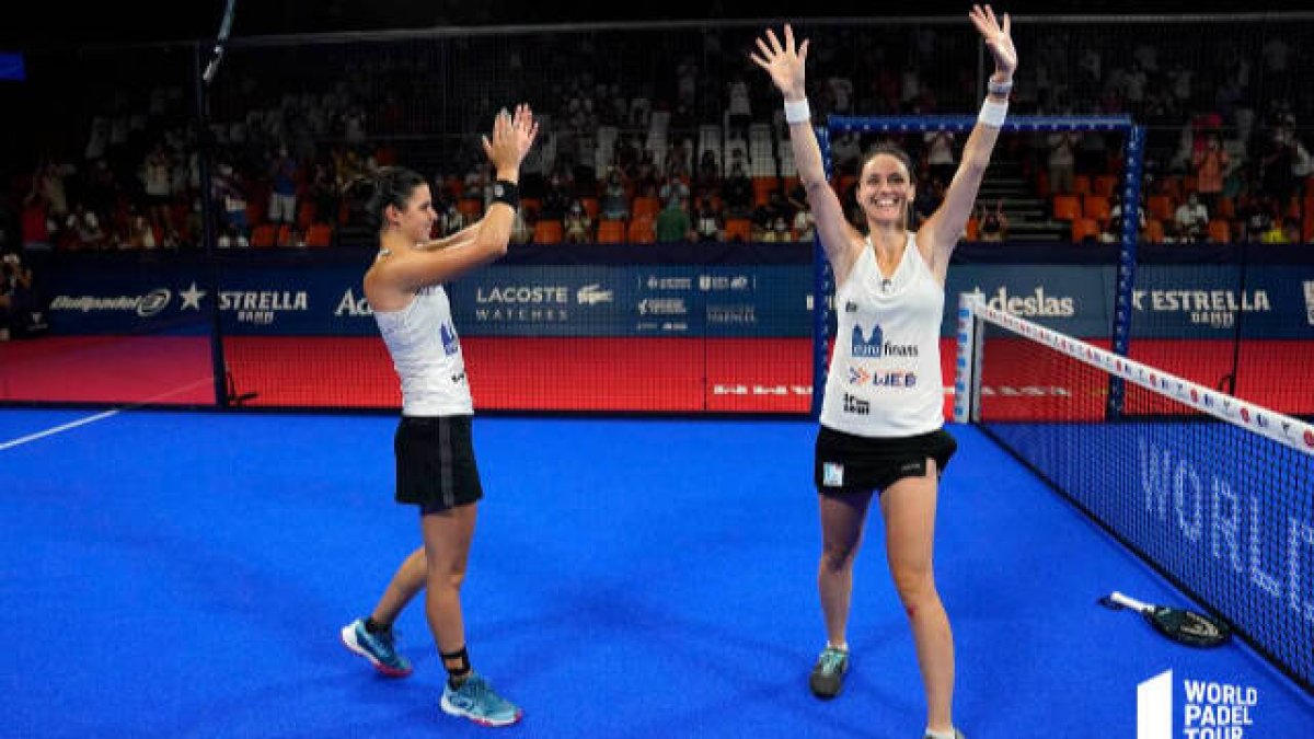 Icardo y Brea tras ganar la semifinal de Valencia.