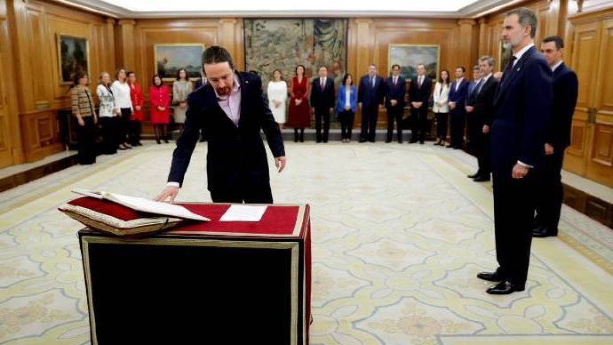 El Rey preside el acto de promesa de Pablo Iglesias como vicepresidente.