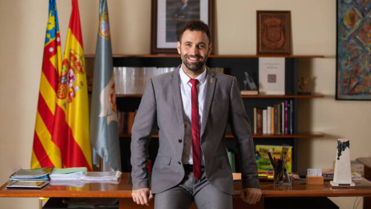 El alcalde de Requena estudia emprender acciones legales contra dos medios