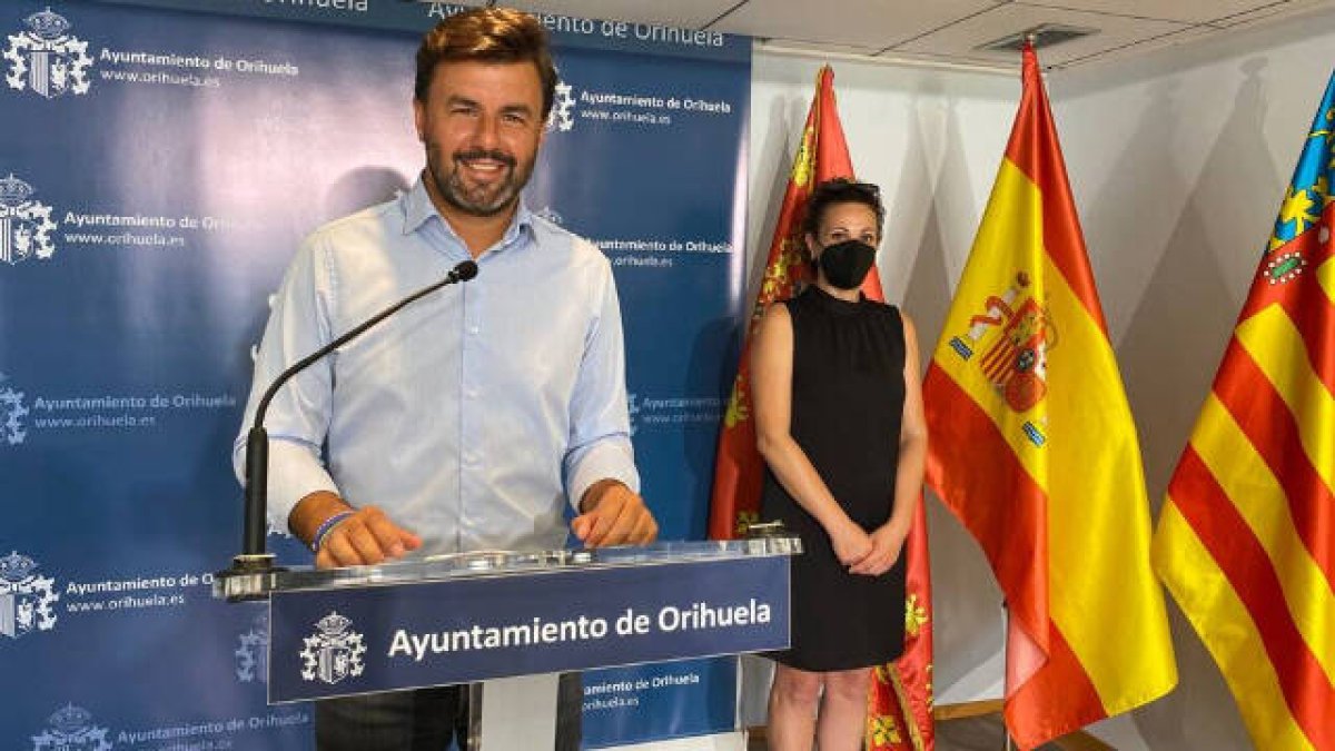 José Aix y Luisa Boné, concejales de Ciudadanos en el Ayuntamiento de Orihuela