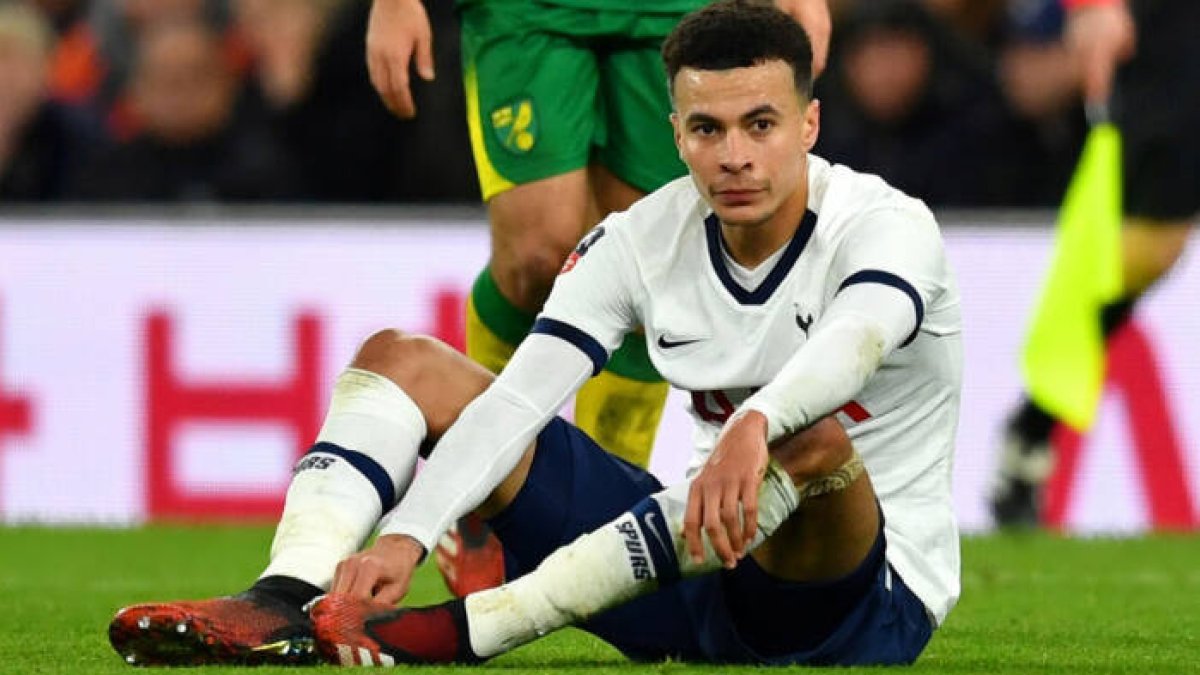 La novia de Dele Alli rompe con él porque no para de jugar al Fortnite