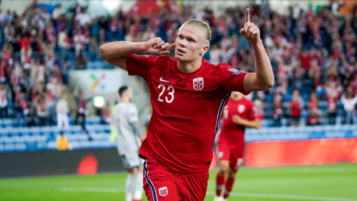 Haaland, celebrando uno de los goles marcados con su selección.