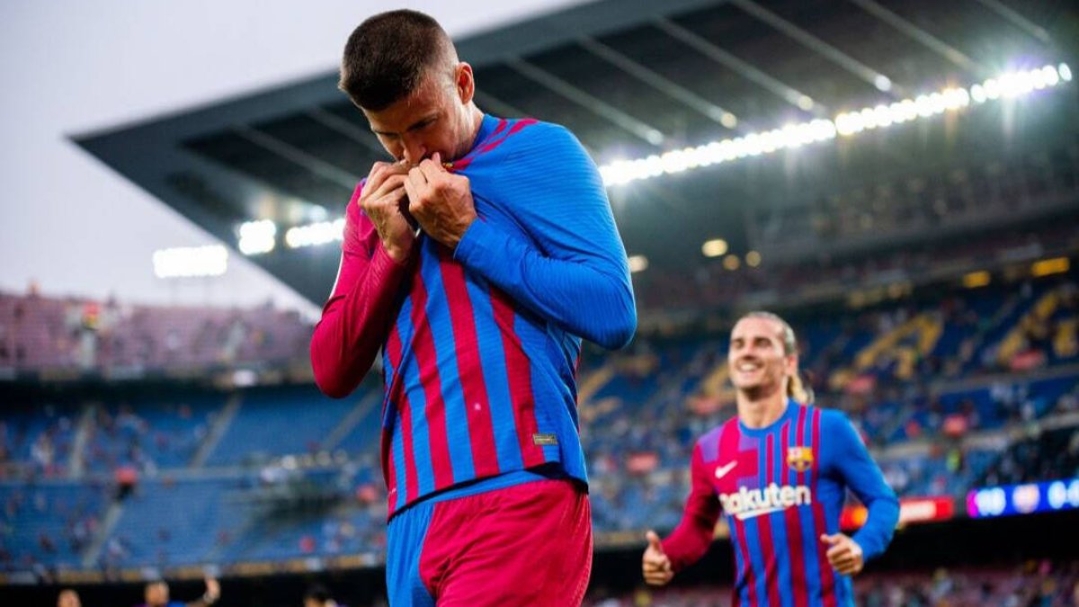 Piqué celebra el primer gol