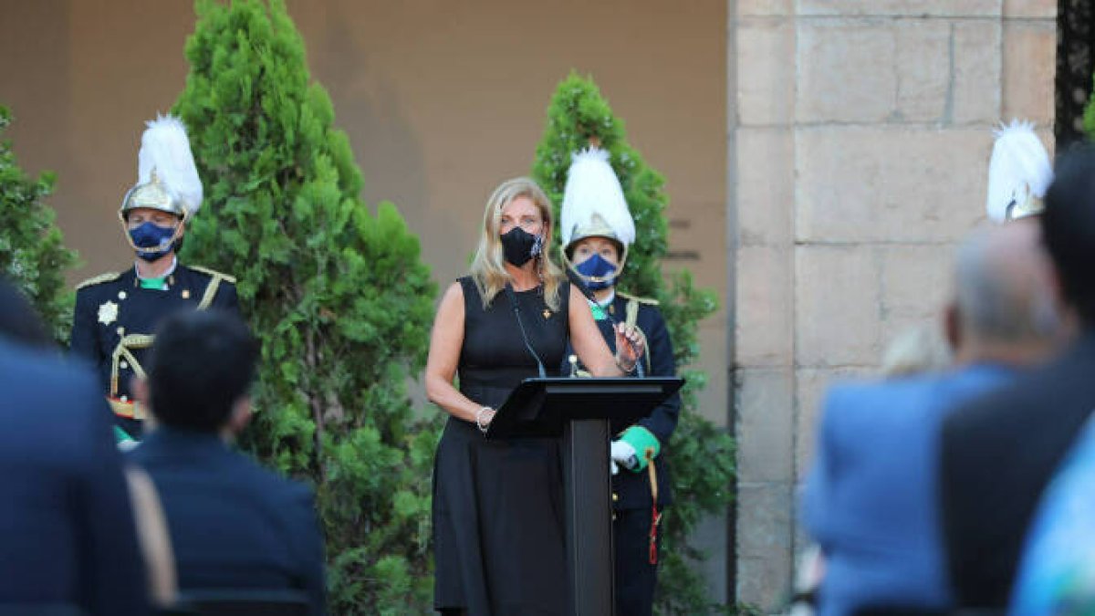 La alcaldesa de Castellón, Amparo Marco, durante la lectura del manifiesto