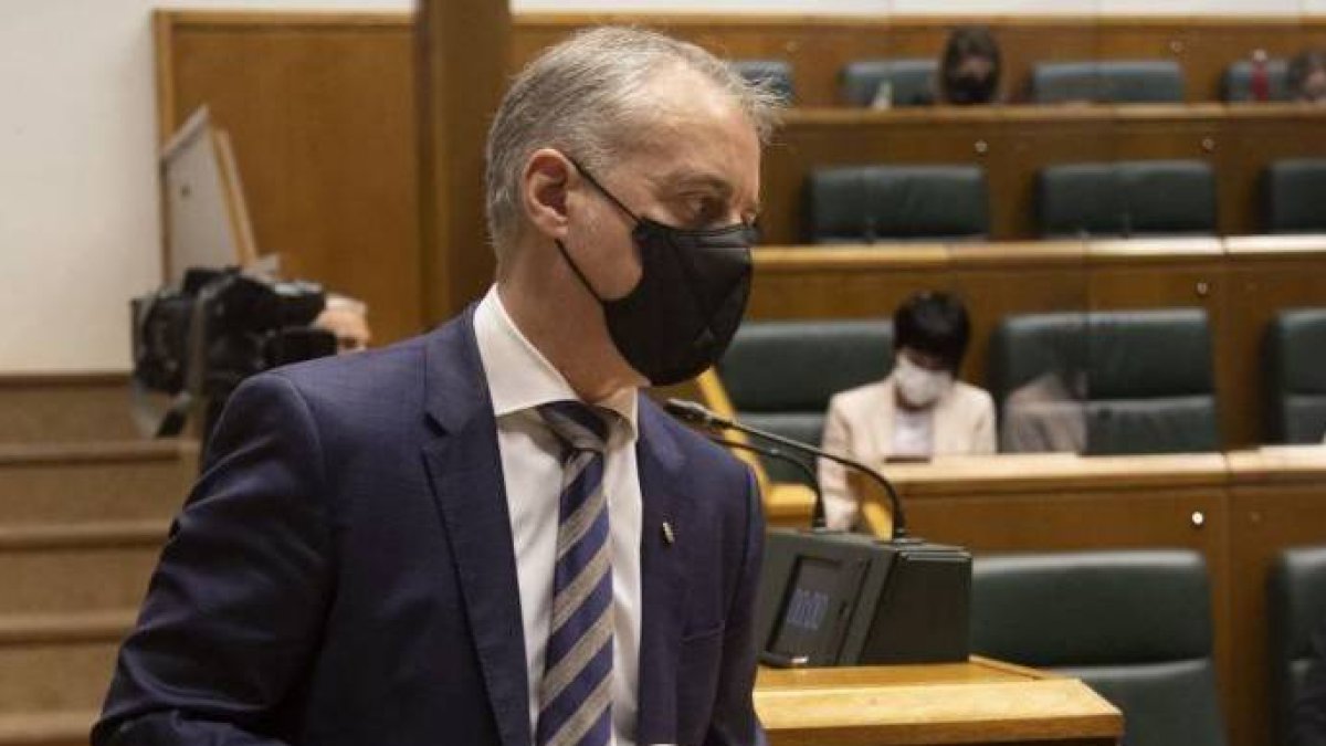 Urkullu, en un pleno del Parlamento Vasco.