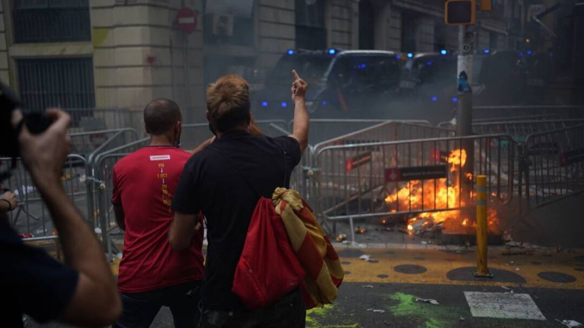 Altercados ante la Jefatura de Policía de Barcelona