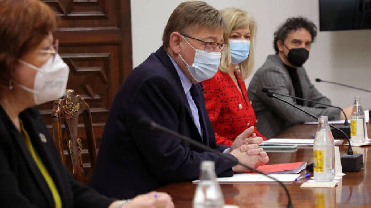 El presidente de la Generalitat Valenciana Ximo Puig ha antenido una reunión de seguridad con los responsables del sector