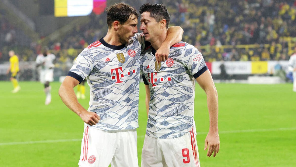 Goretzka y Lewandowski celebran un gol del Bayern de Múnich