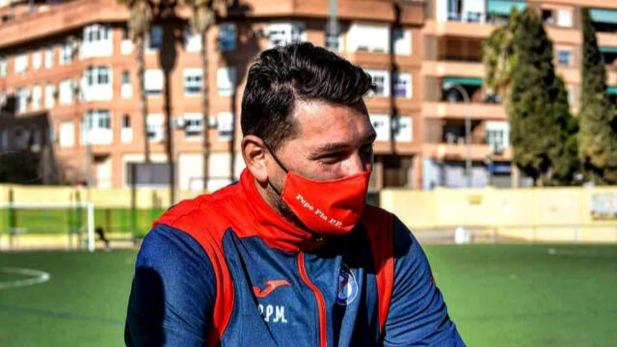Pepe Pla, entrenador del Discóbolo Femenino