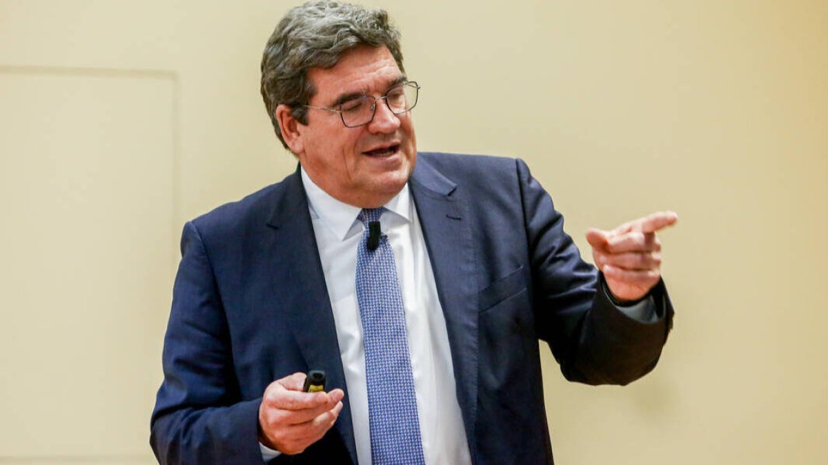 El ministro de Inclusión, Seguridad Social y Migraciones,  José Luis Escrivá