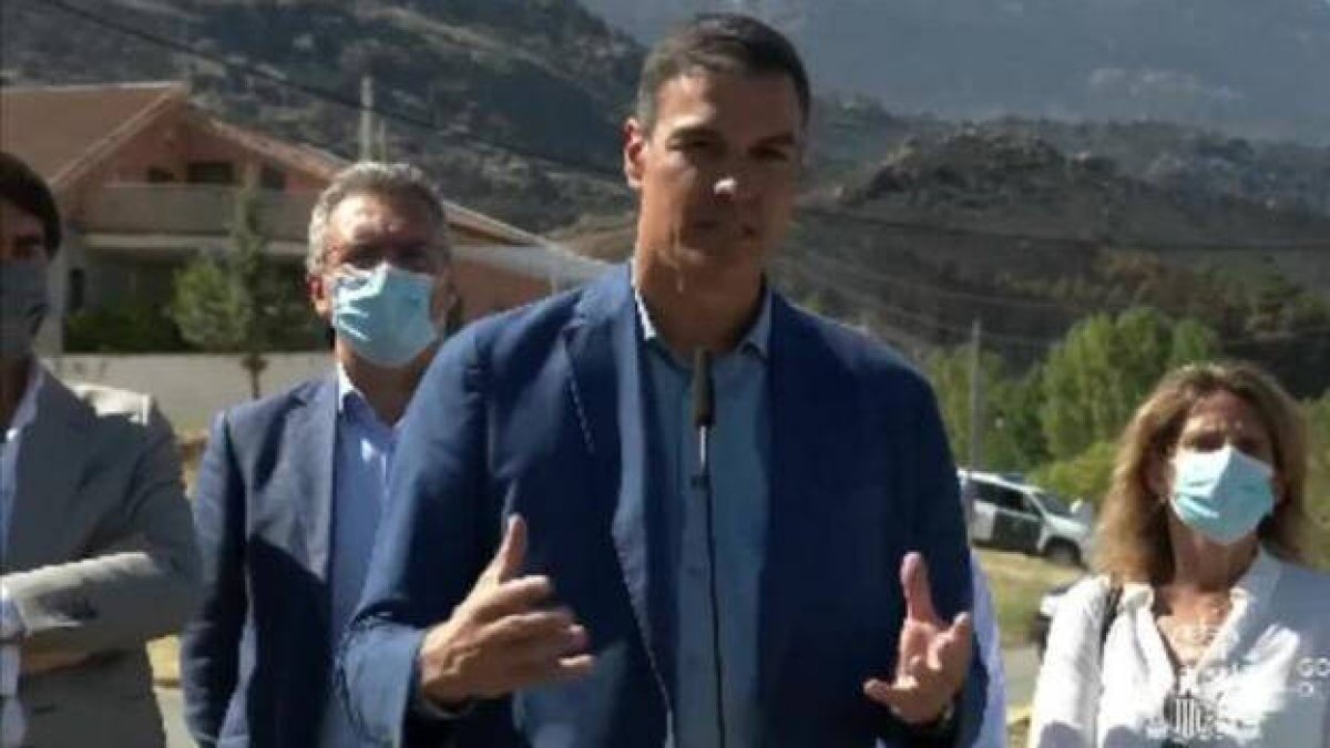 Pedro Sánchez, en la zona afectada por el fuego