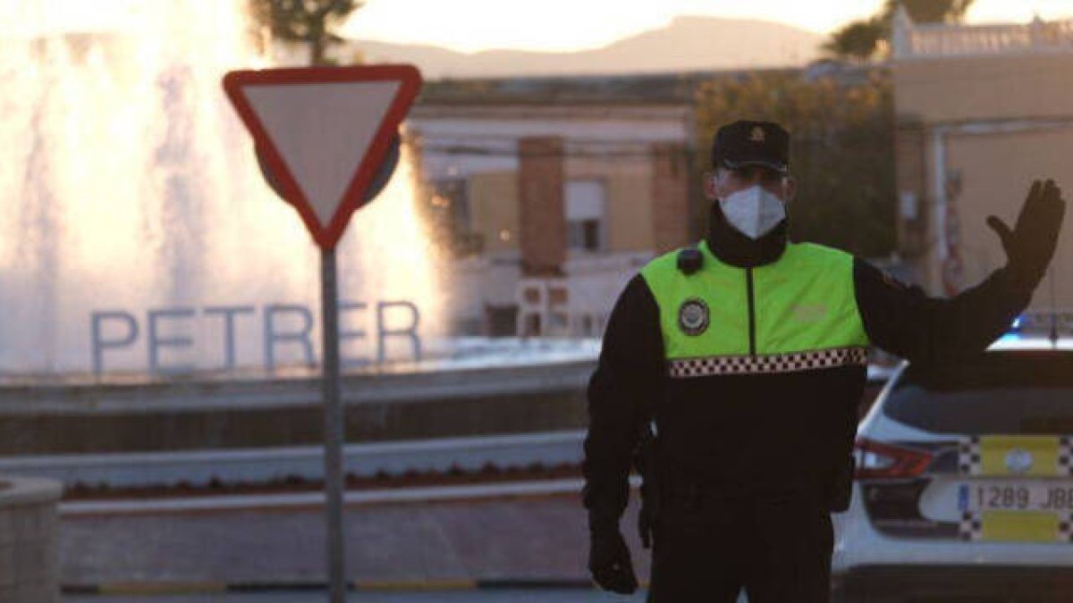 La policía rastrea a los autores de la agresión homófoba en Petrer