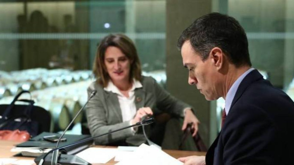 Pedro Sánchez y Teresa Ribera.