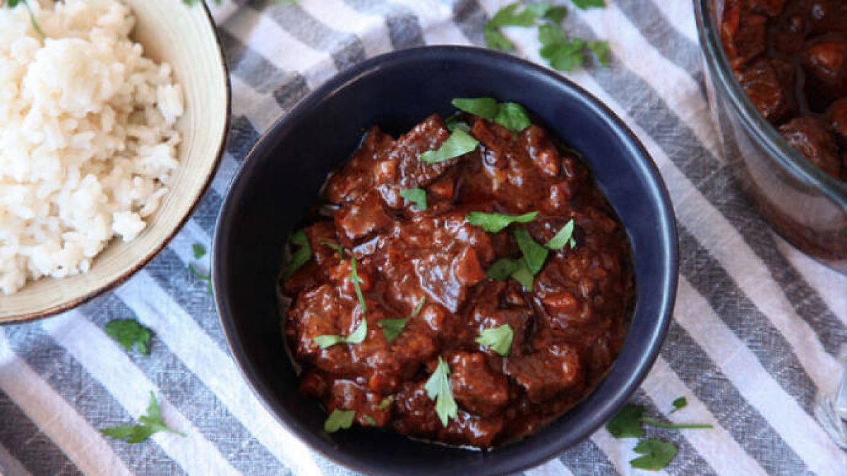 Gulash húngaro: sabroso, fácil y perfecto para hacerlo de un día para otro