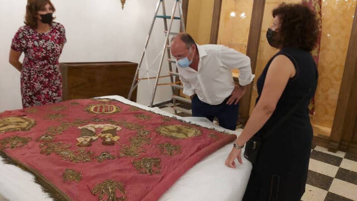 La Gloriosa Enseña de ‘El Oriol’ preparada para su traslado