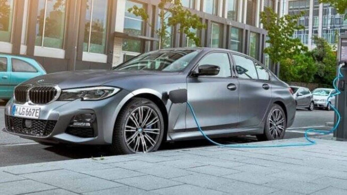BMW PHEV