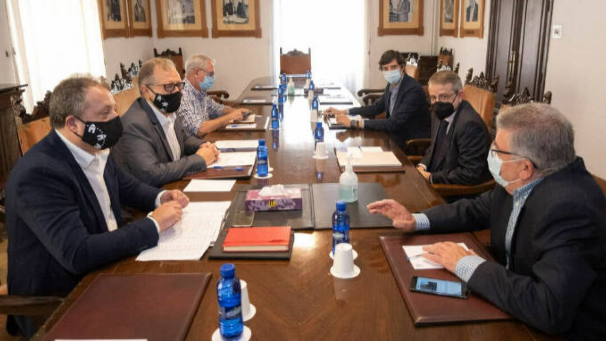 Diputación estudia deducciones fiscales al clúster cerámico para su recuperación