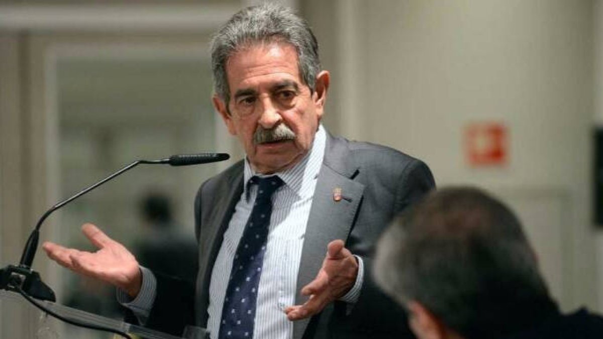 Miguel Ángel Revilla