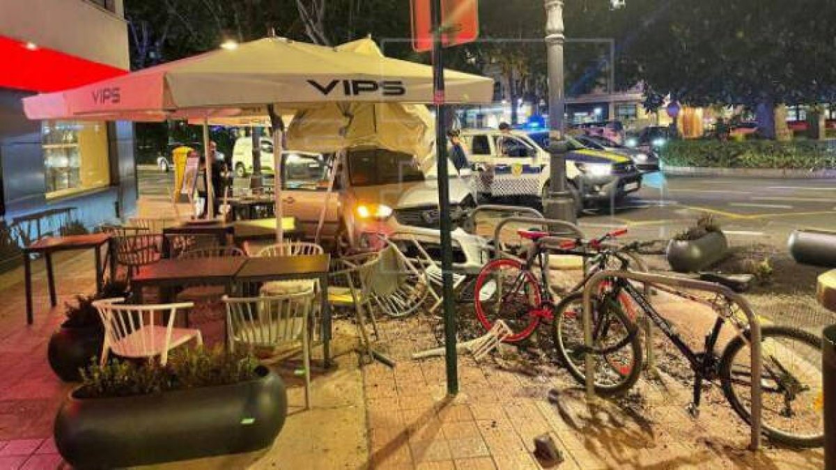 Accidente en Gran Vía Marqués del Turia. Foto EFE.