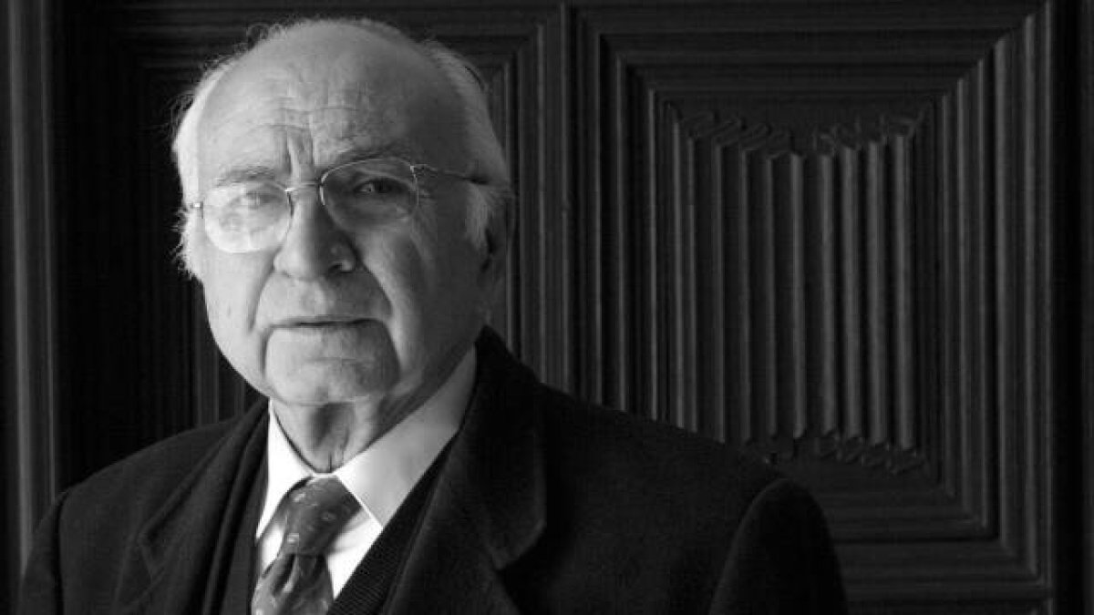 El poeta de Oliva Francisco Brines, premio Cervantes, falleció en mayo del año pasado.