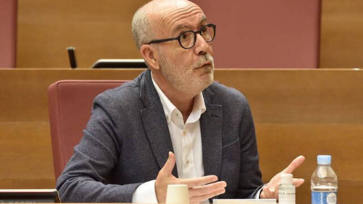 Luis Martínez, Portavoz de Universidad del Grupo Popular en les Corts