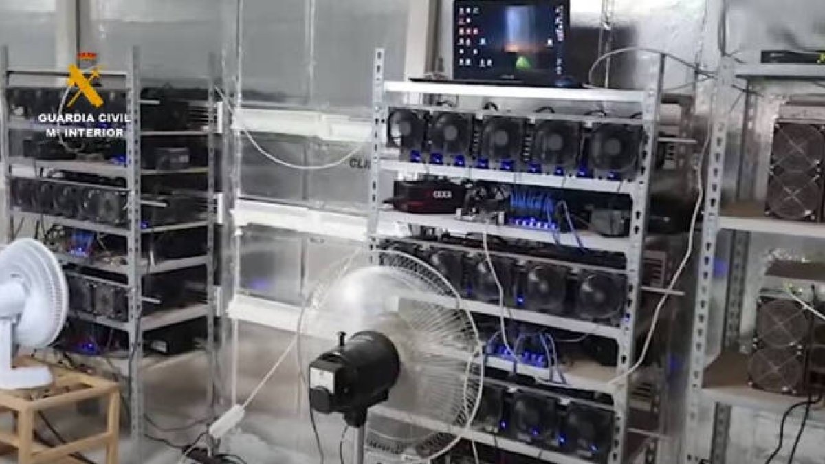 En la nave había un complejo sistema de criptomonedas