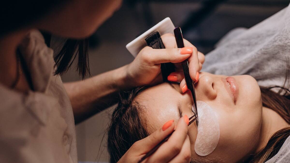 Descubre el lifting de pestañas y sus secretos para rejuvenecer tu mirada