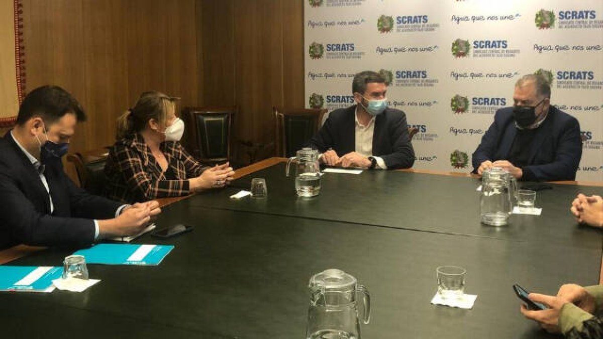 La diputada de Ciclo Hídrico Ana Serna durante la reunión del agua