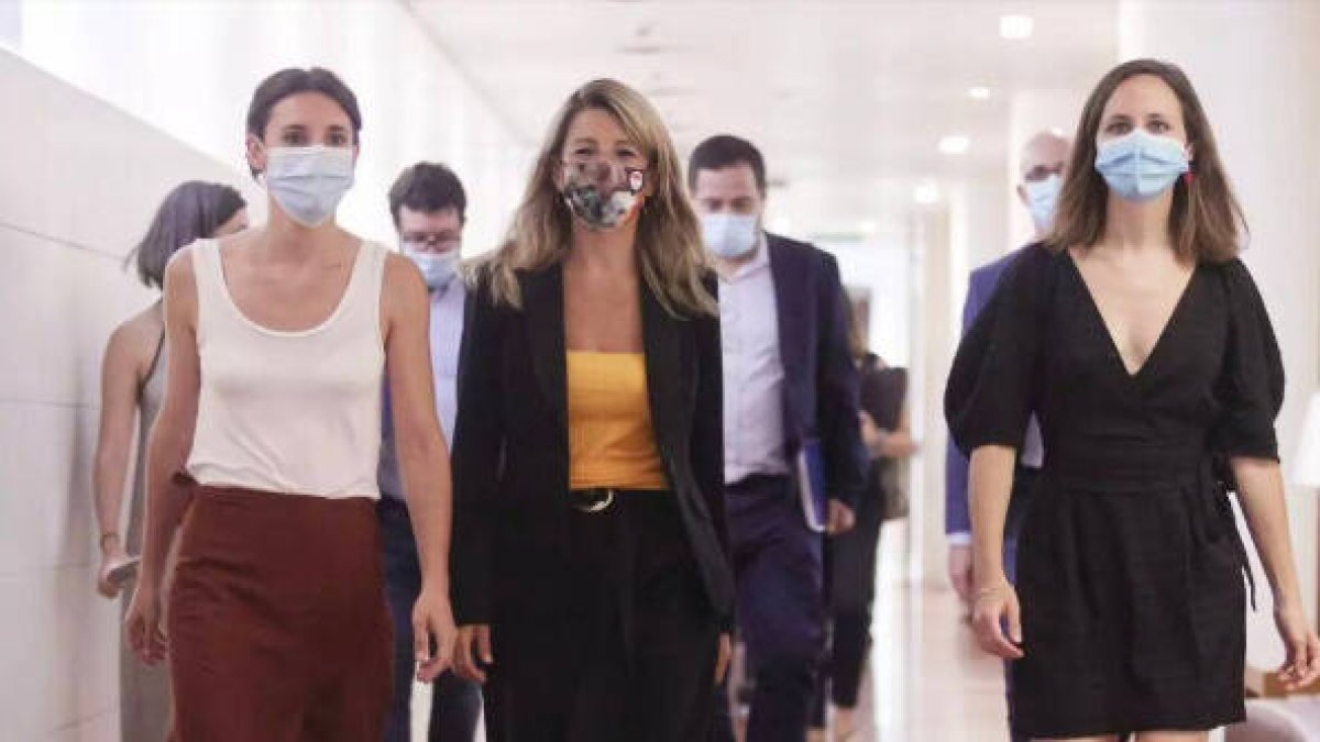Irene Montero, Yolanda Díaz y Ione Belarra