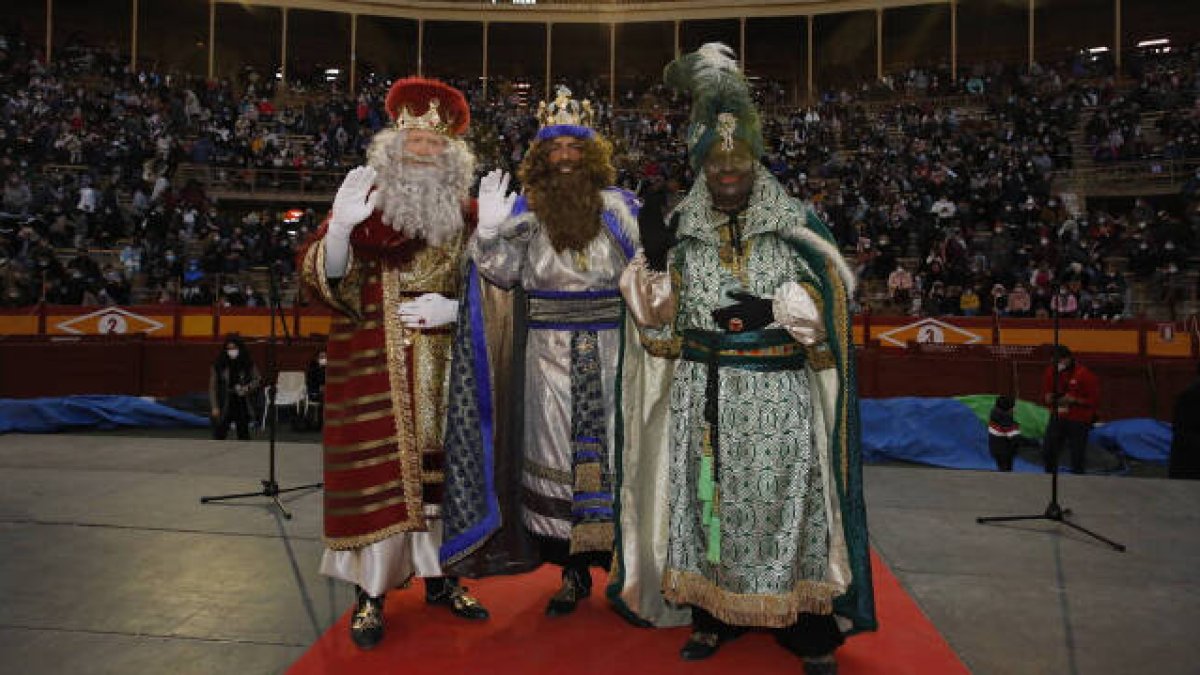 Melchor, Gaspar y Baltasar en la plaza de Toros de Alicante