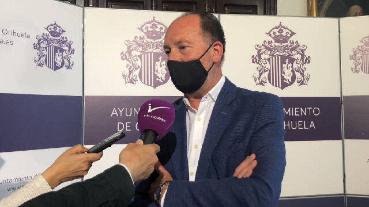 Emilio Bascuñana, alcalde de Orihuela