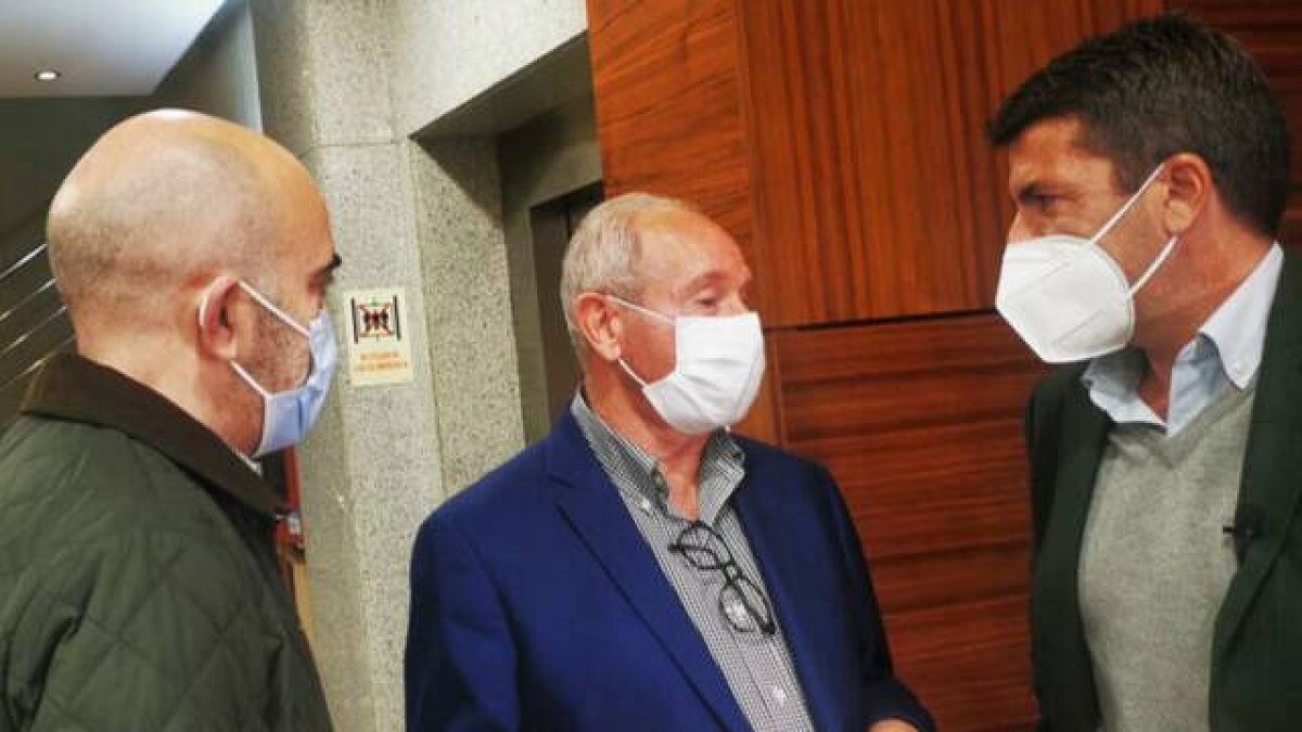 Carlos Mazón, Cristóbal Aguado de AVA y Daniel Sirera, nuevo fichaje del PPCV