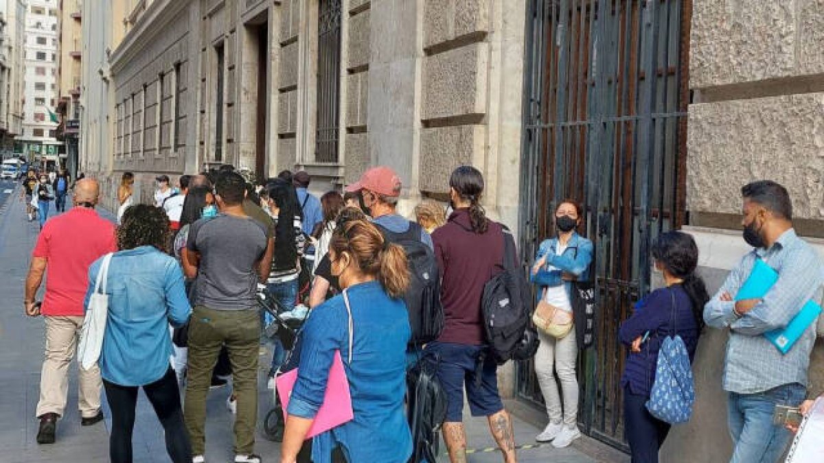 Colas en el padrón de Valencia