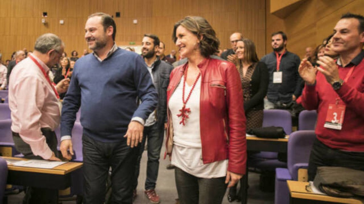 José Luis Ábalos junto a Mercedes Caballero en una imagen de archivo