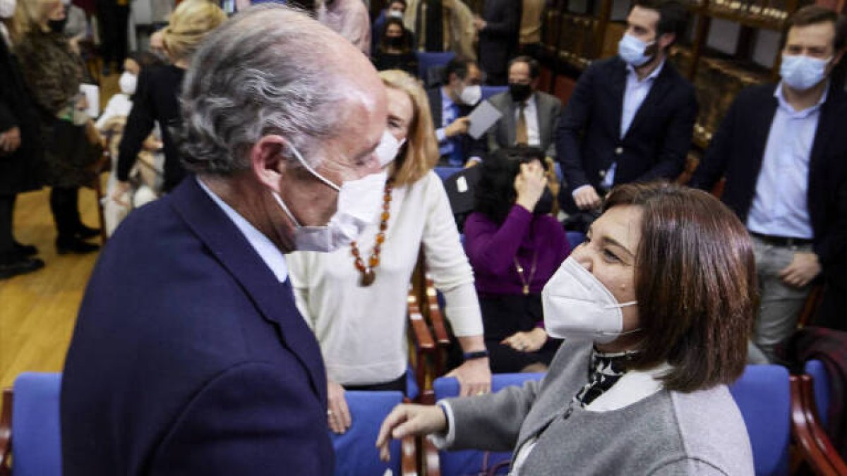 Bonig y Camps en la conferencia de Álvarez de Toledo. Foto Las Provincias