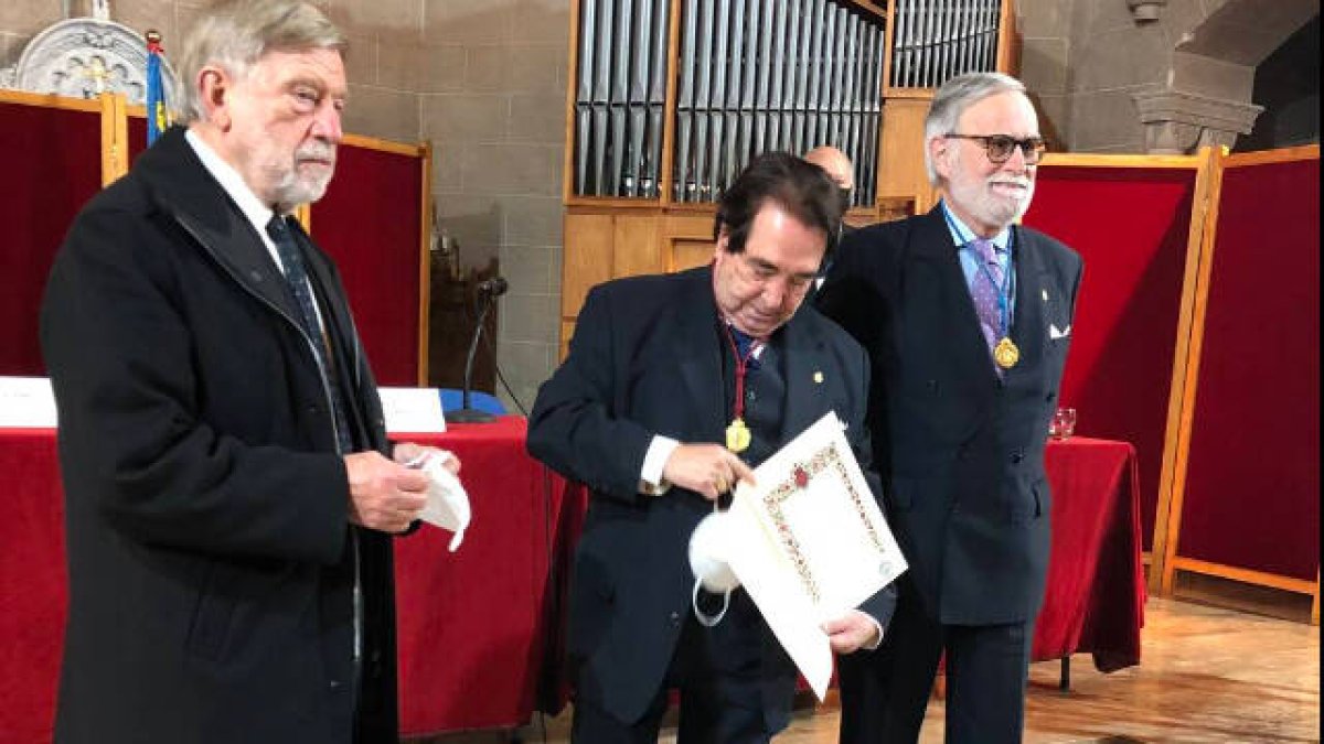 El maestro García Asensio ingresa en la RACV