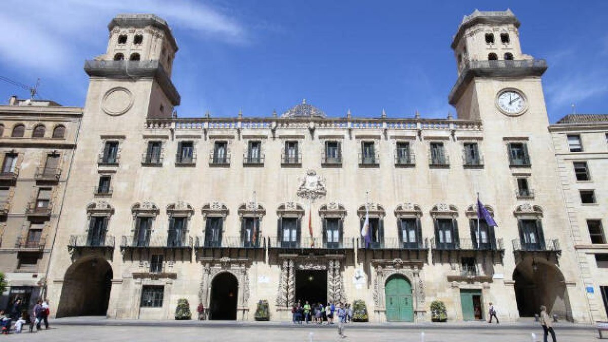 Fachada del Ayuntamiento de Alicante