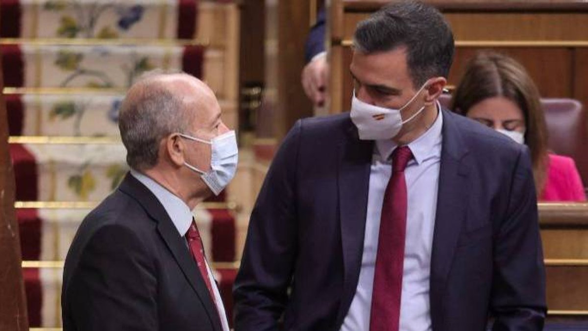 Sánchez, este miércoles, junto al ministro de Justicia.