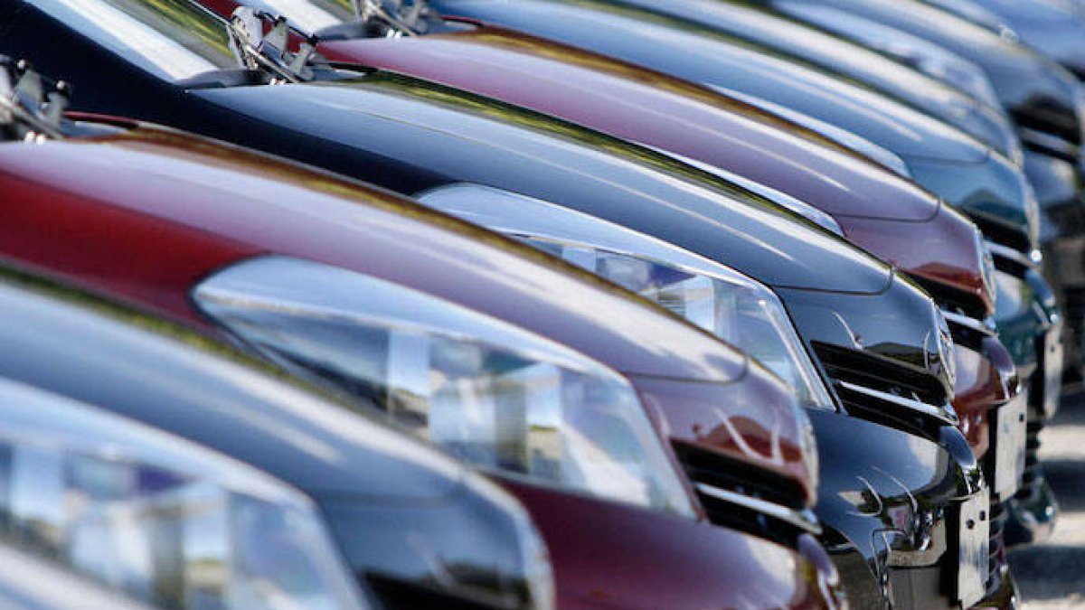 Las ventas de coches avanzan casi un 7% en febrero