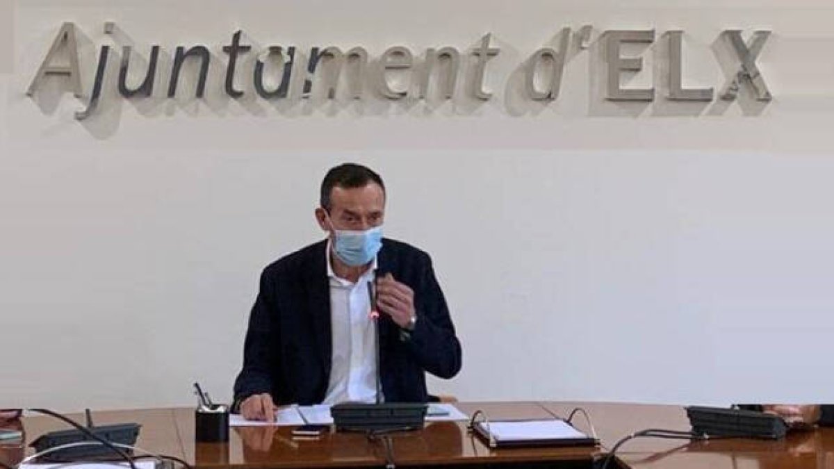 Carlos González, alcalde de Elche