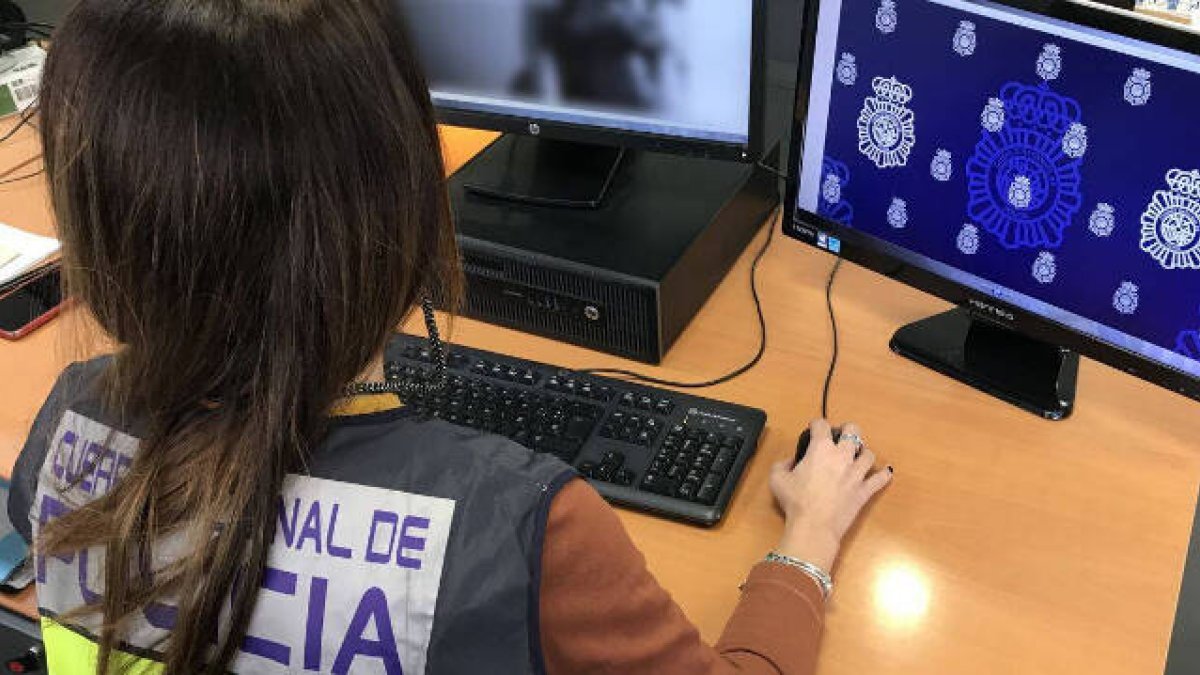 Los agentes encontraron numerosos archivos pedófilos en los dispositivos intervenidos