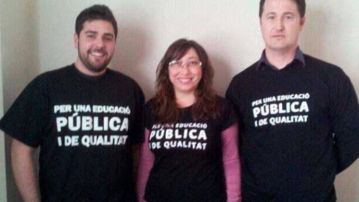 Fran López (izquierda), alcalde de Rafelbunyol, cuando reclamaba una escoleta pública