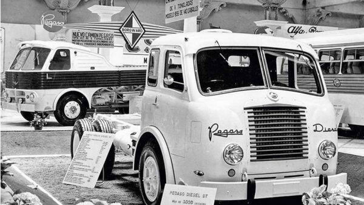 El “Mofletes”, llamado así popularmente por el aspecto de su delantera, sería el primer modelo presentado por Pegaso en 1946