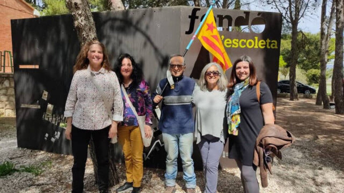 Cargos de Unidas Podemos, como la diputada Estefanía Blanes, con la estelada