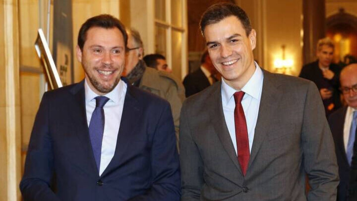 Óscar Puente y Pedro Sánchez