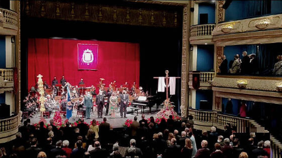 El pregón de a Semana Santa de Alicante se ha celebrado este sábado en el Teatro Principal