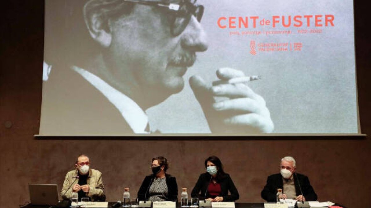 Presentación del año Fuster con la polémica frase