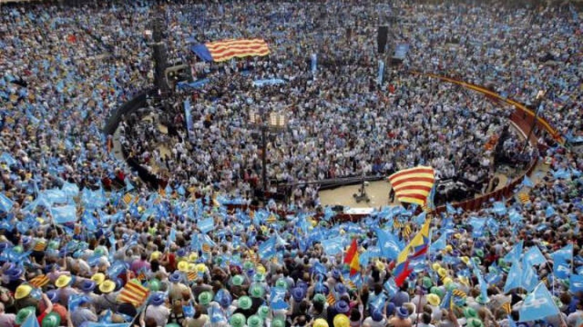 Mitin del PP en la Plaza de Toros de Valencia