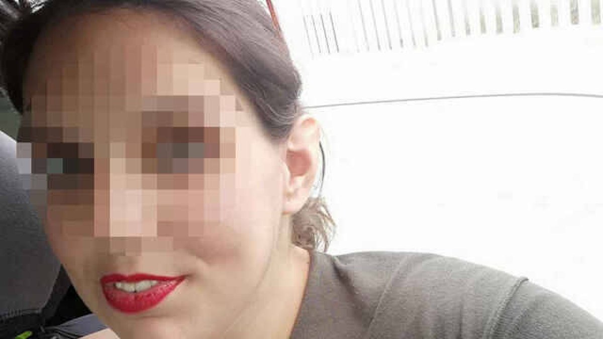 La joven está acusada de asesinar a sus dos bebés, tras parir en el baño de su chalet